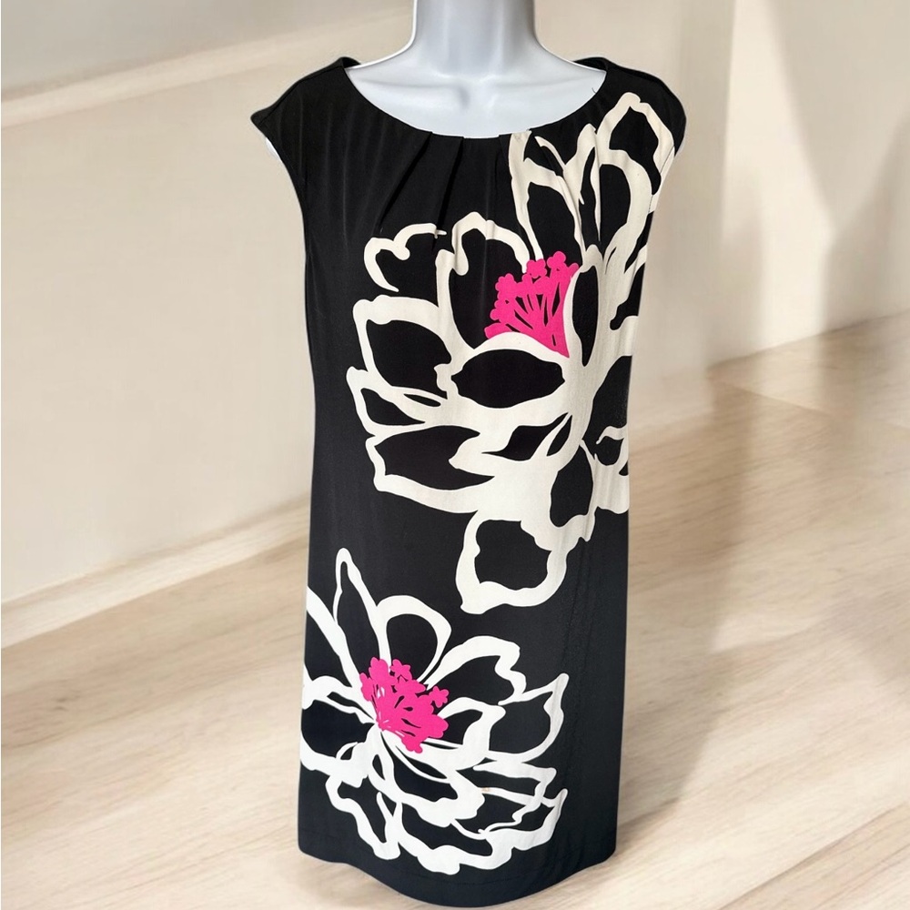 London Times Black and White Sheath Dress Sleeveless Crew Neck Dress